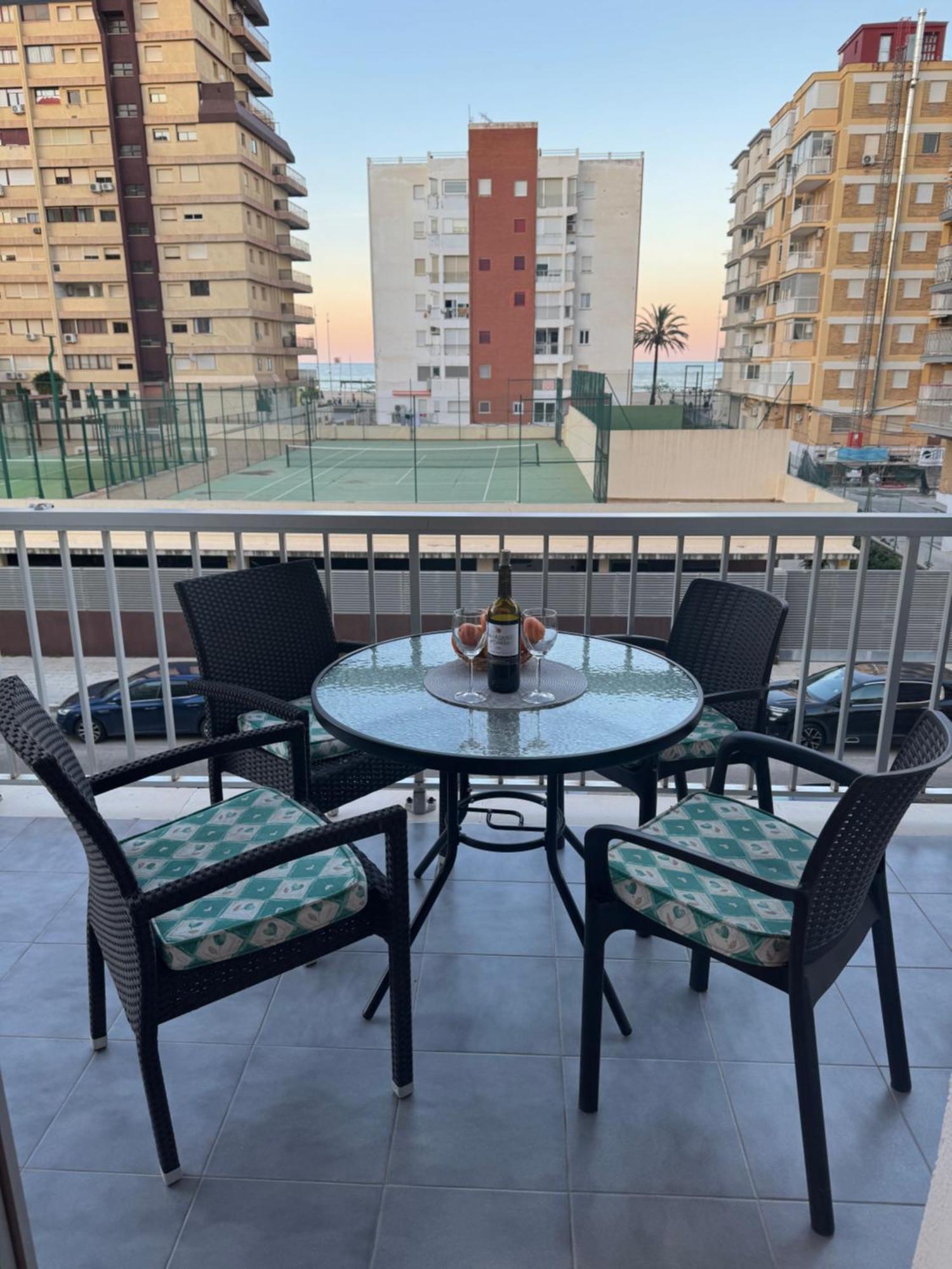 Lovely Family Apartment 2 Min. From The Beach Playa de Gandia Esterno foto